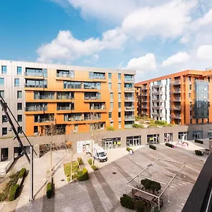  Apartment Flatbook - Center Brabank With Parking